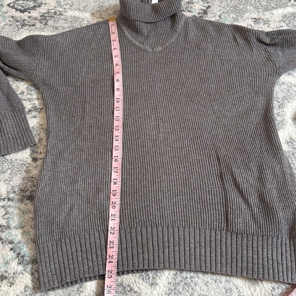 Lululemon Cozy Calling Turtleneck - Picture 8 of 12